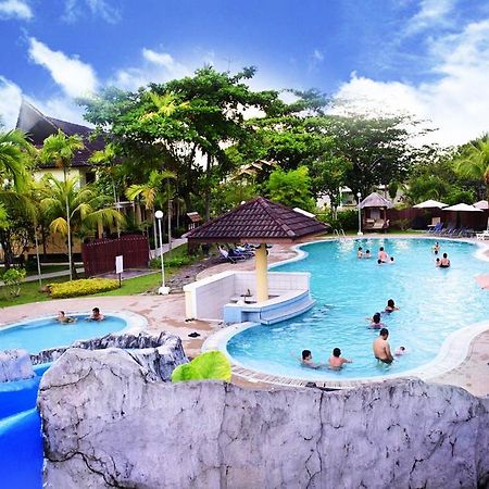 Beringgis Beach Resort & Spa Papar Buitenkant foto