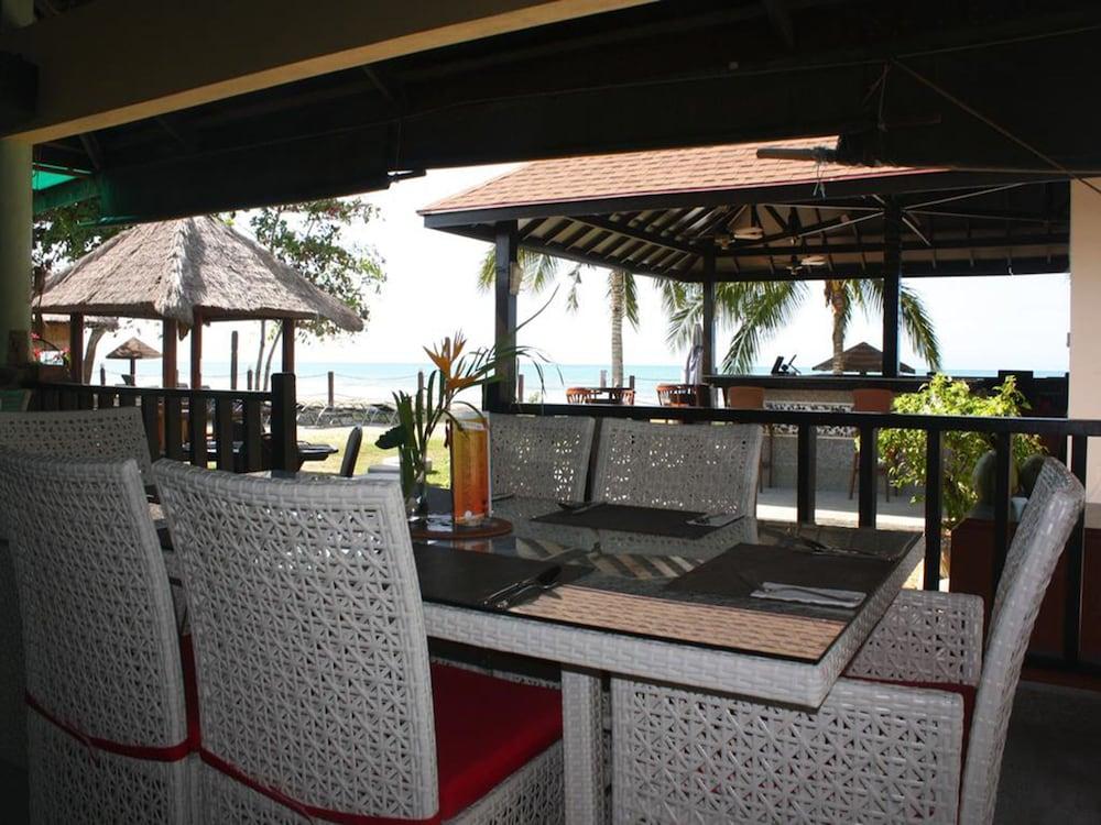 Beringgis Beach Resort & Spa Papar Buitenkant foto
