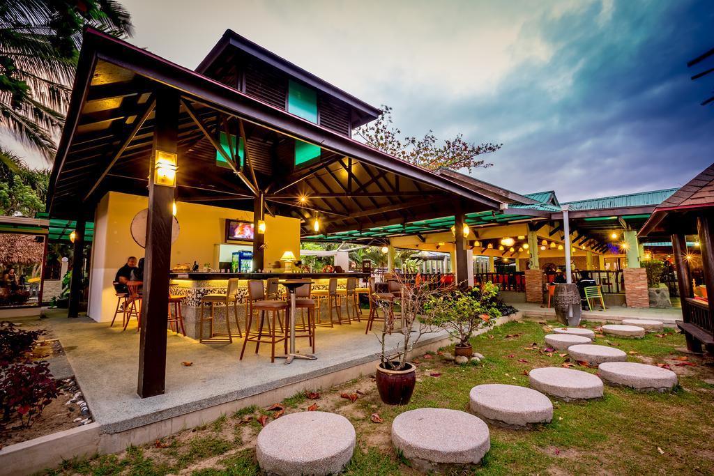 Beringgis Beach Resort & Spa Papar Buitenkant foto