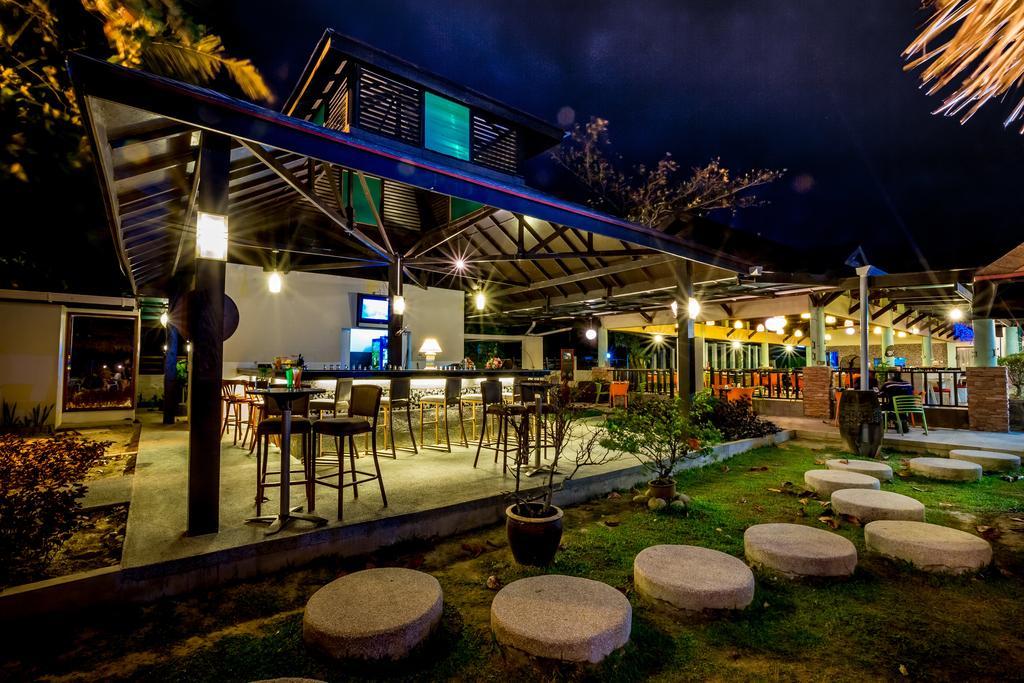 Beringgis Beach Resort & Spa Papar Buitenkant foto