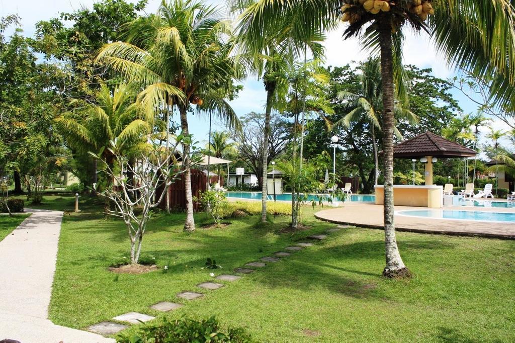 Beringgis Beach Resort & Spa Papar Buitenkant foto