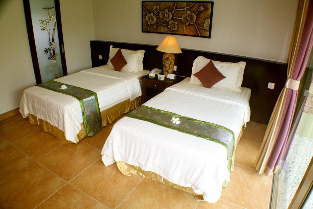 Beringgis Beach Resort & Spa Papar Buitenkant foto